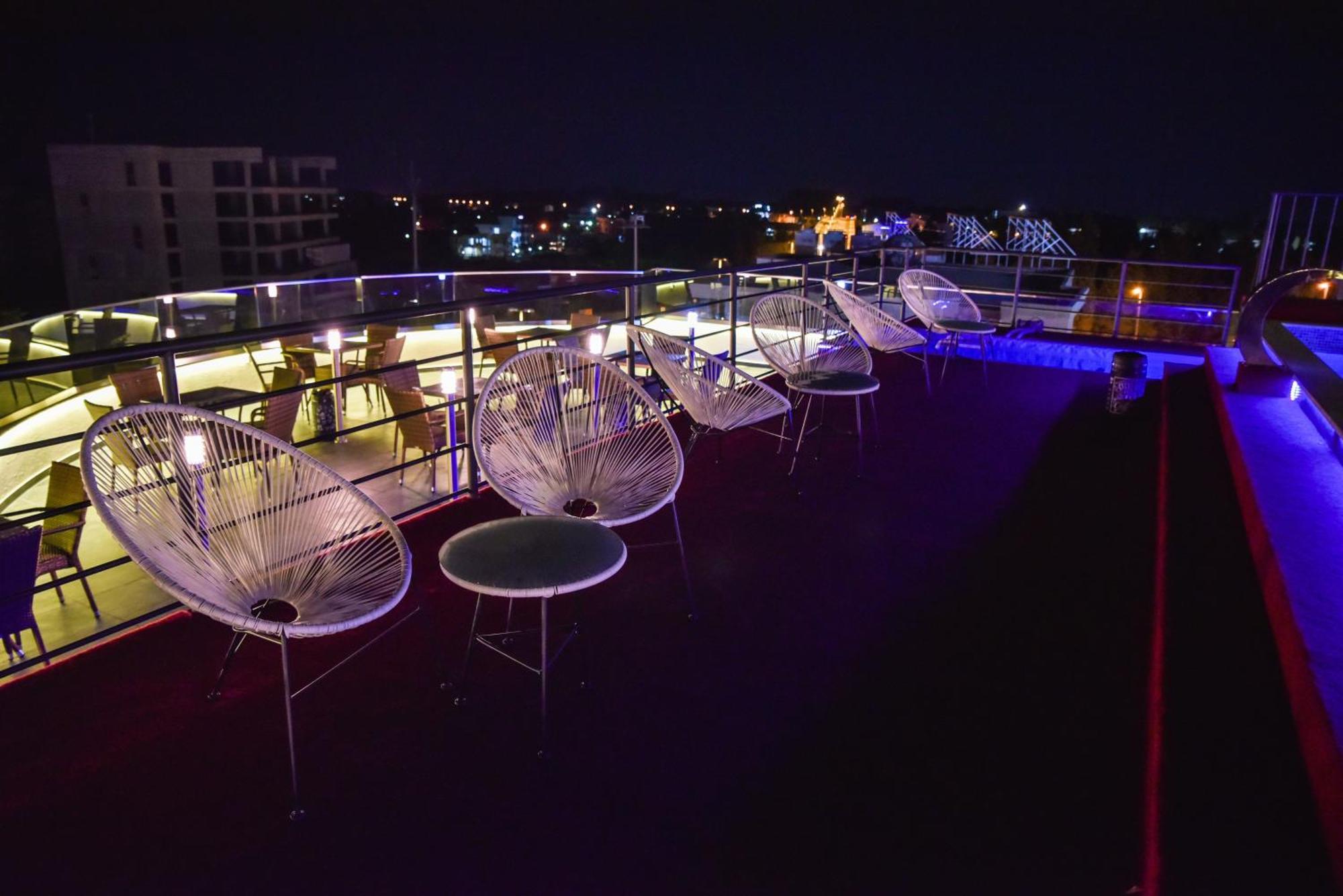 Hotel Evropa 울친 외부 사진