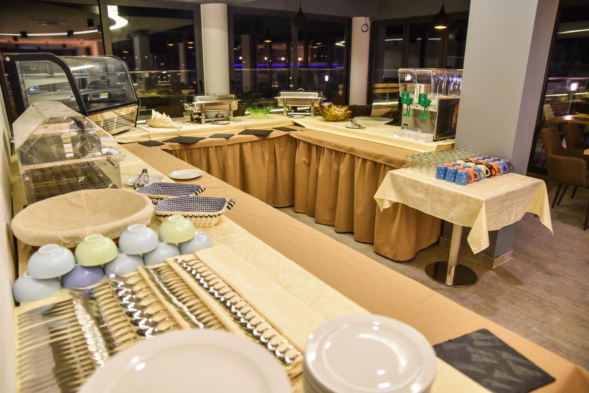 Hotel Evropa 울친 외부 사진