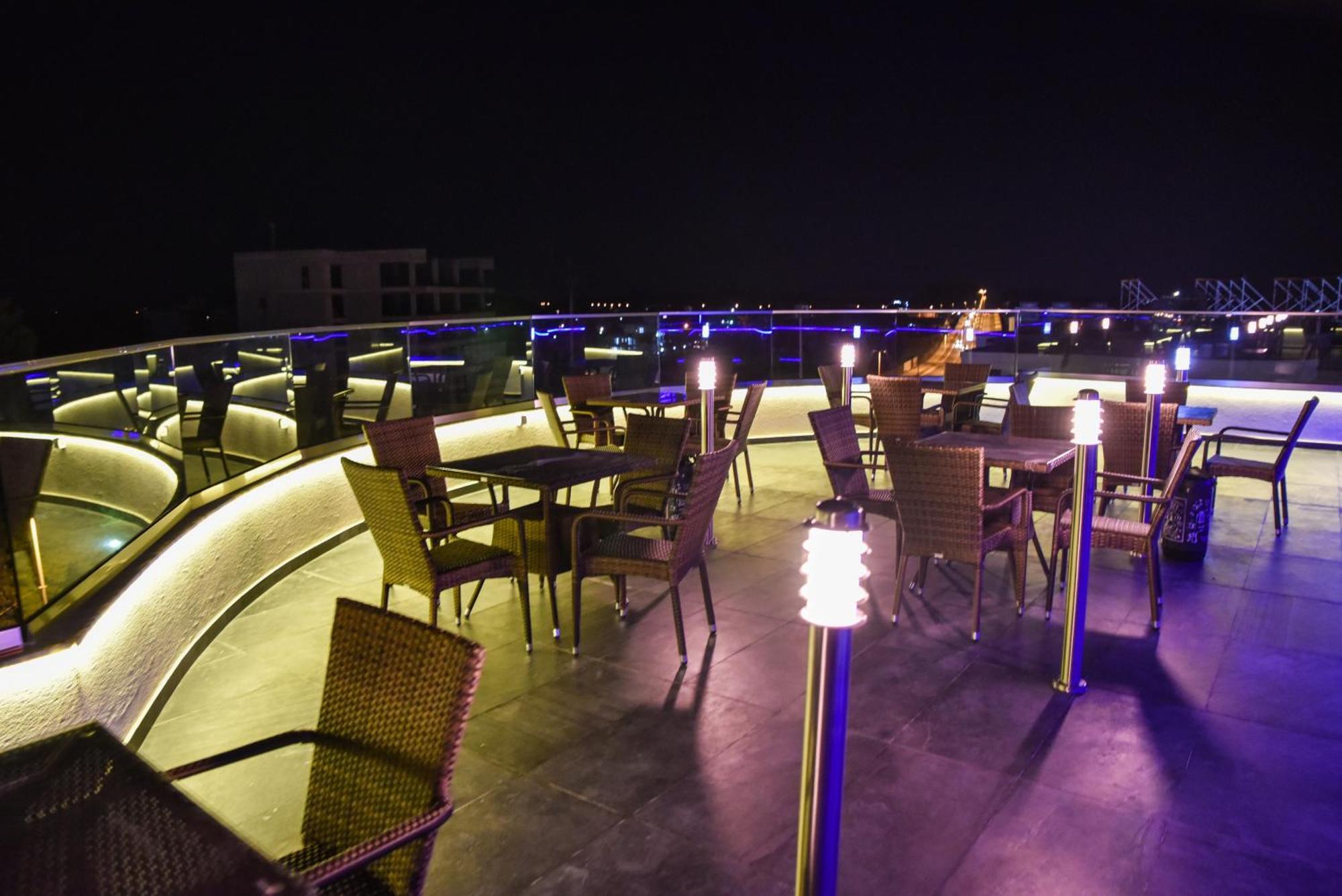Hotel Evropa 울친 외부 사진
