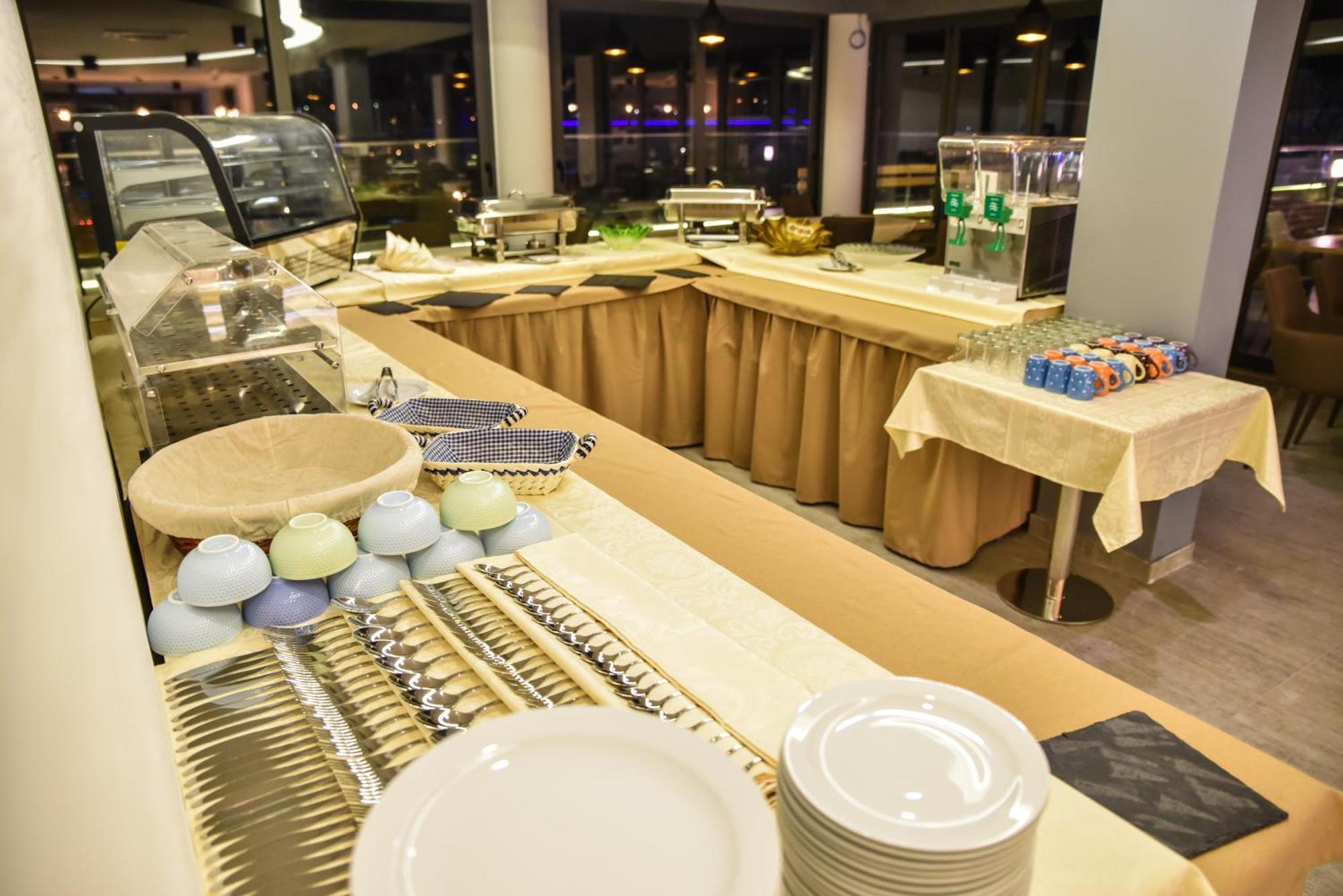 Hotel Evropa 울친 외부 사진