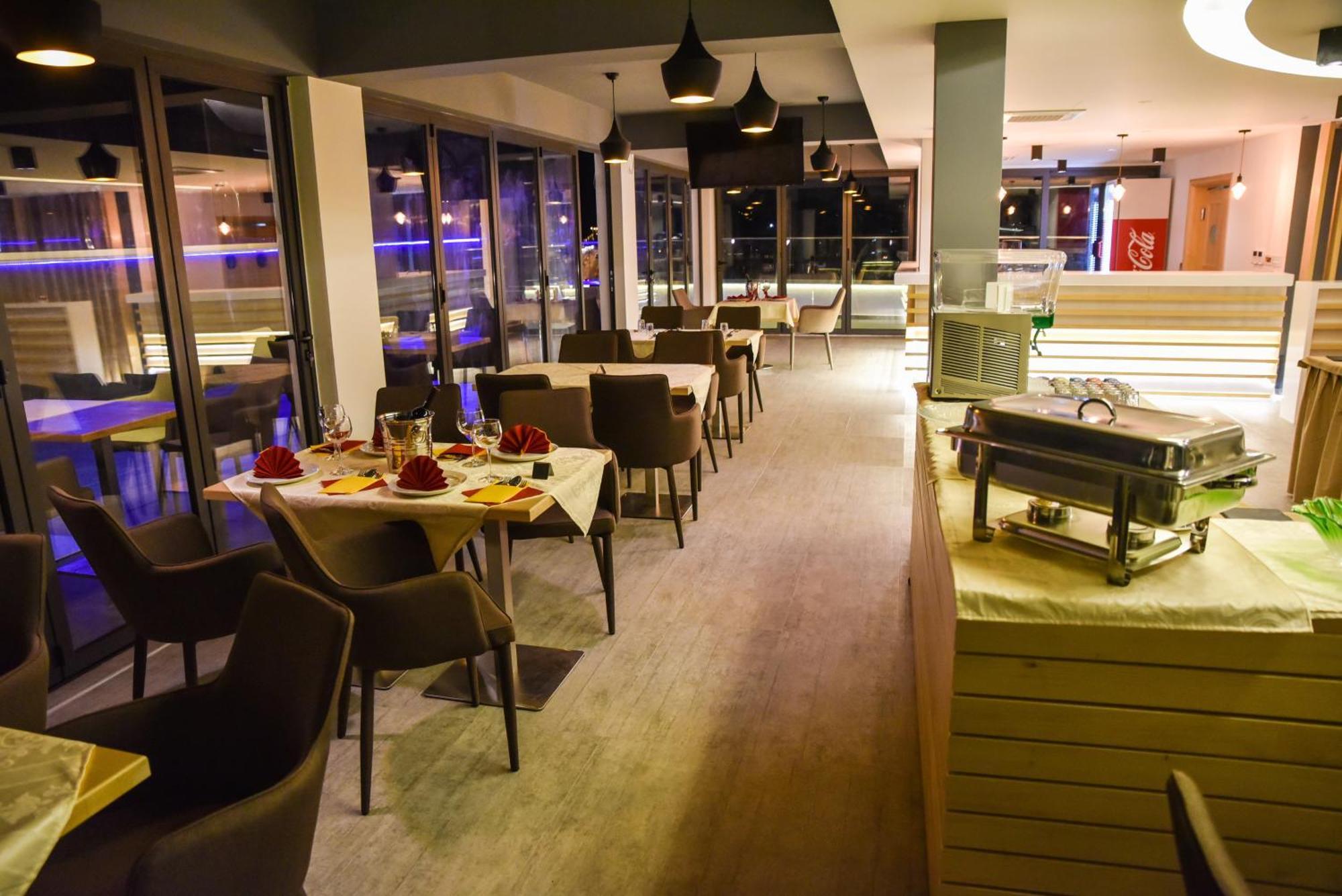 Hotel Evropa 울친 외부 사진