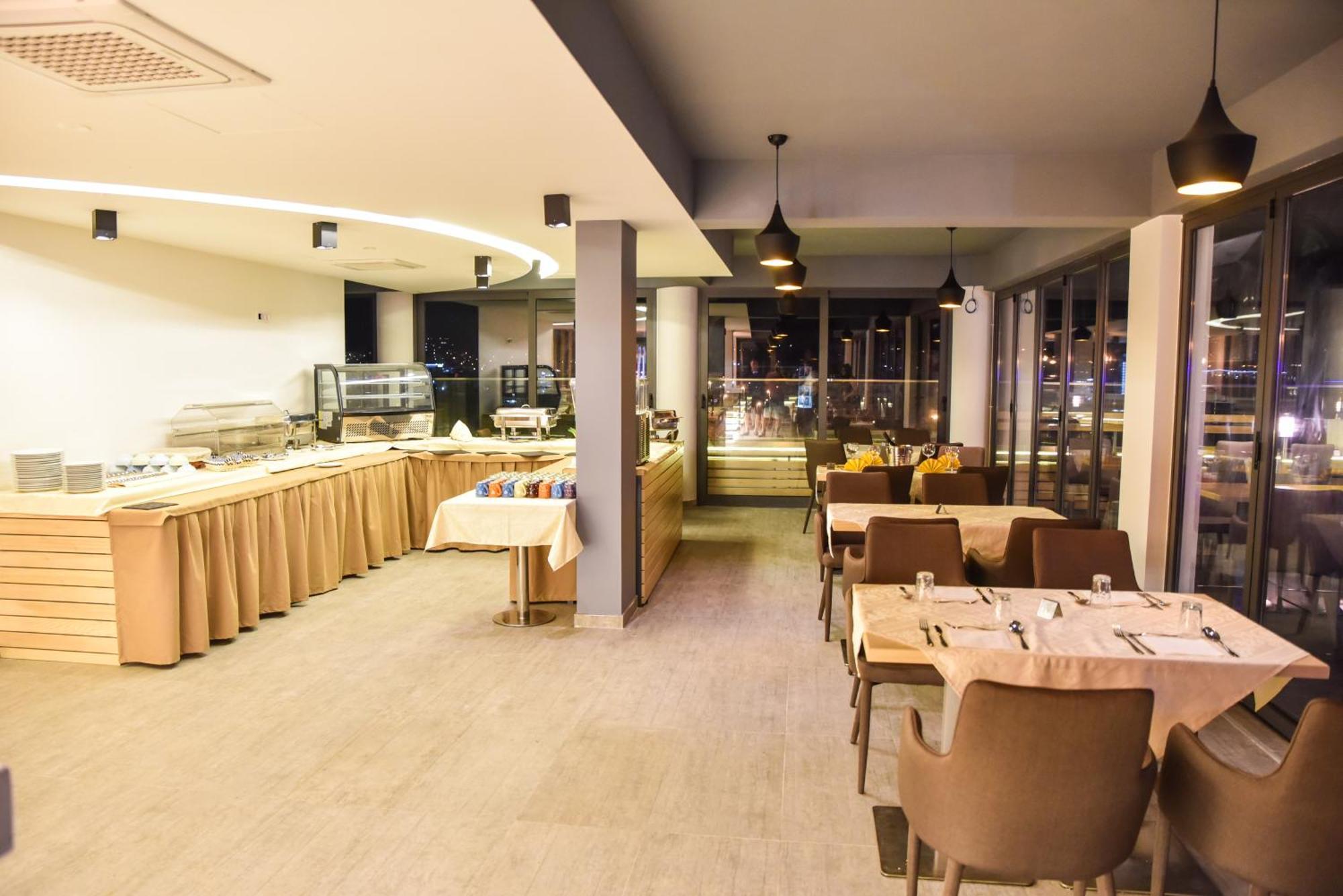 Hotel Evropa 울친 외부 사진