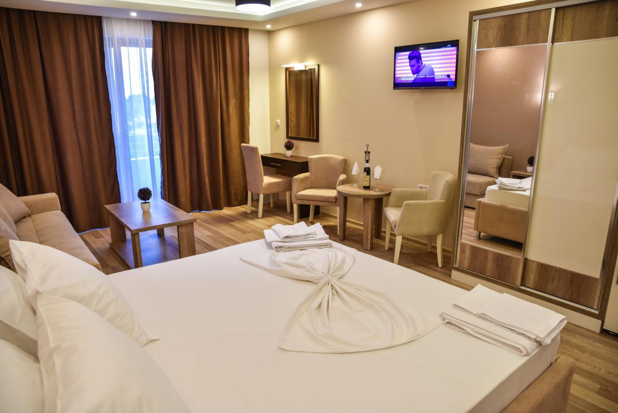 Hotel Evropa 울친 외부 사진