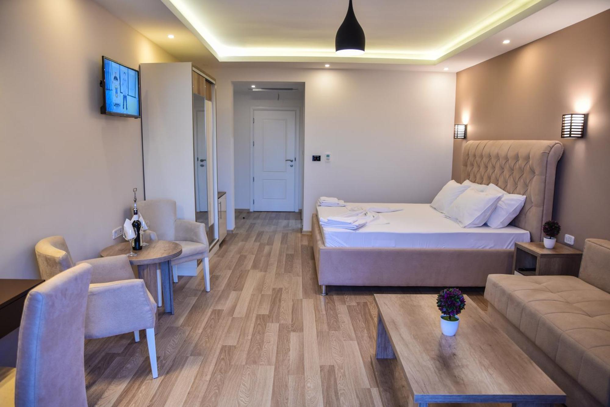 Hotel Evropa 울친 외부 사진