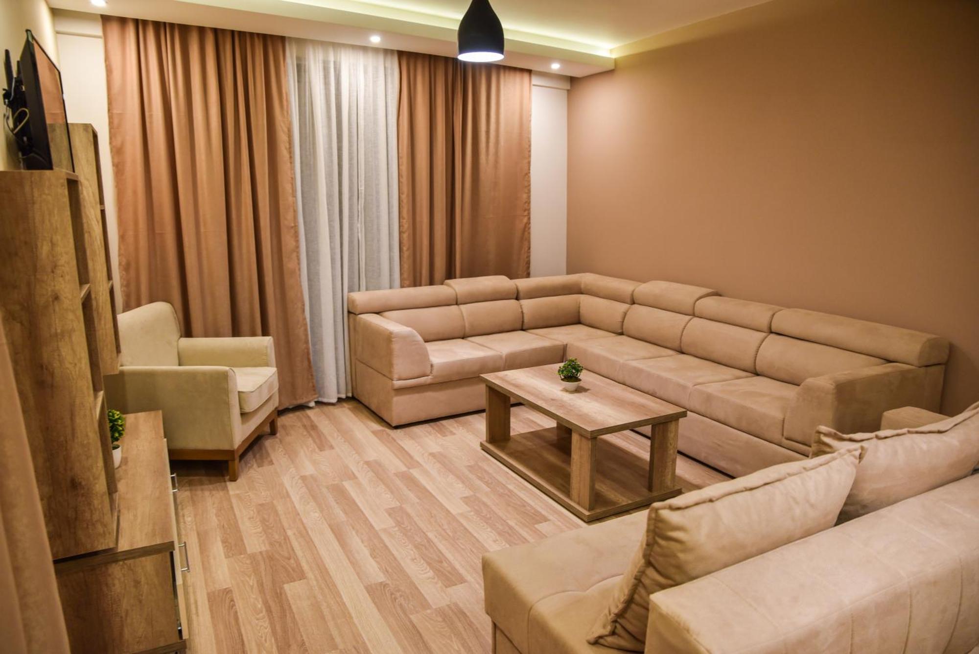 Hotel Evropa 울친 외부 사진