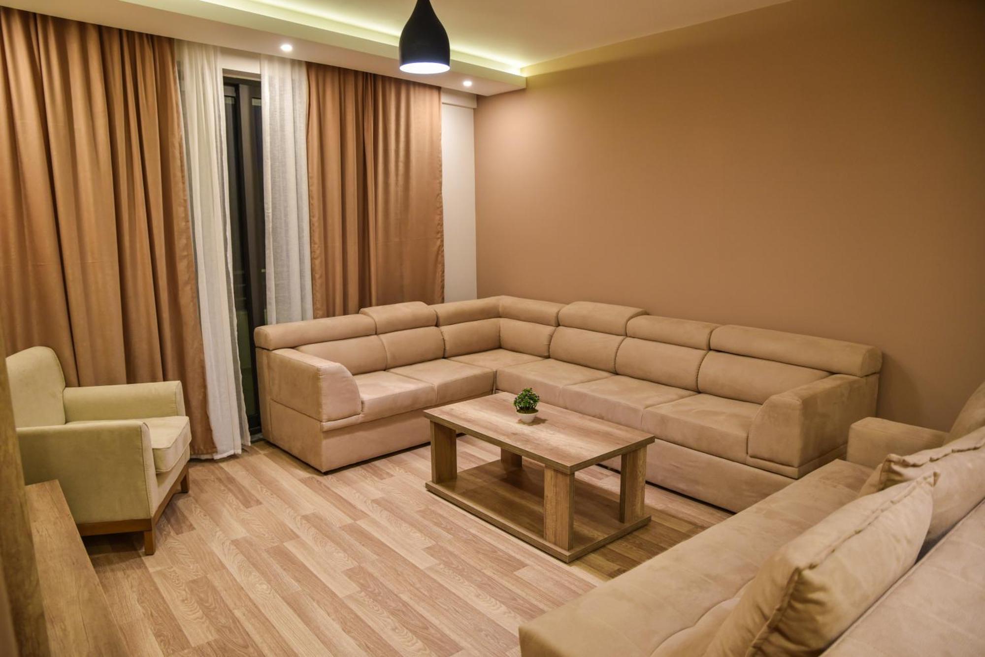 Hotel Evropa 울친 외부 사진