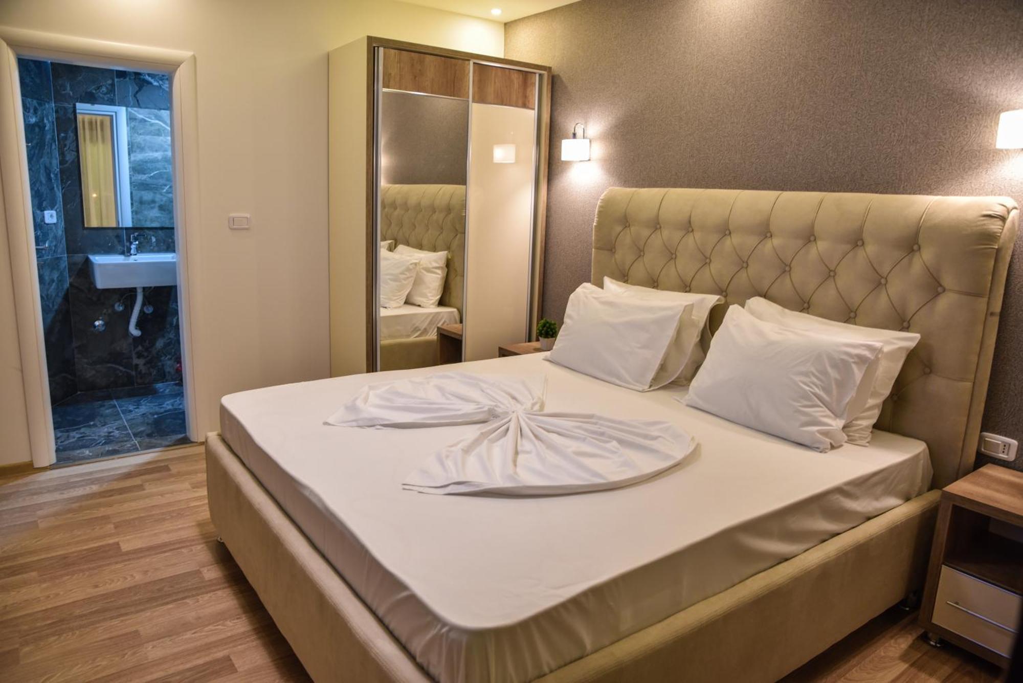 Hotel Evropa 울친 외부 사진