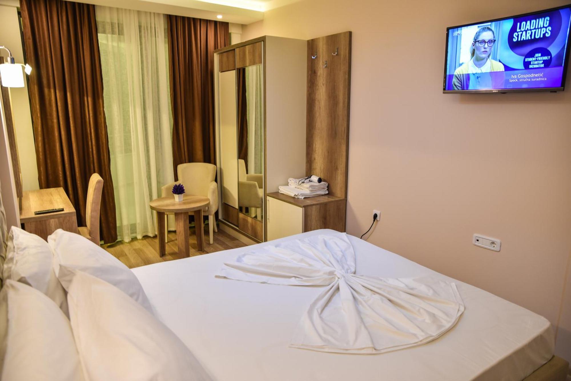 Hotel Evropa 울친 객실 사진