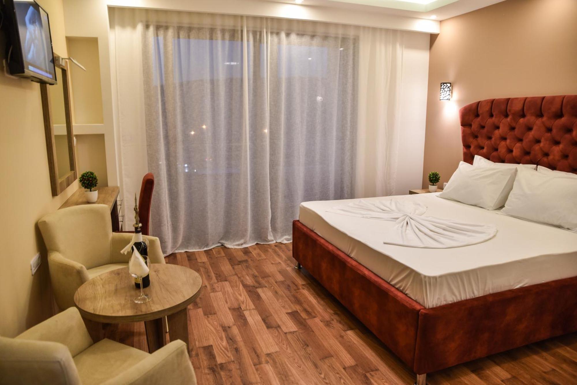 Hotel Evropa 울친 외부 사진