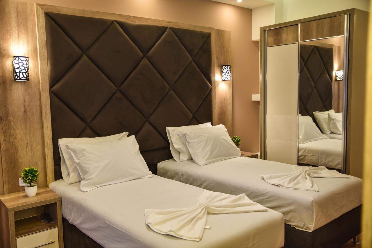 Hotel Evropa 울친 외부 사진
