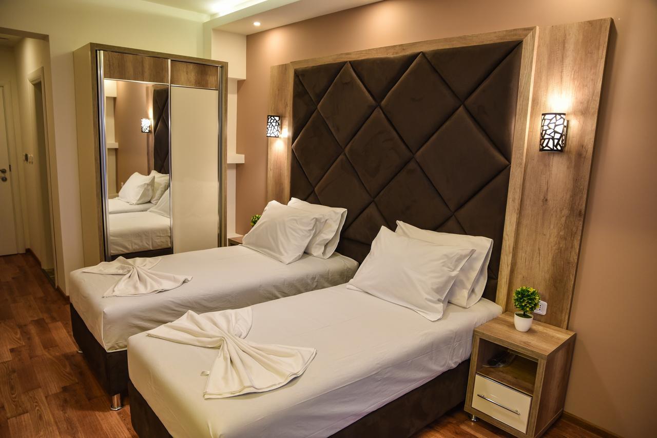 Hotel Evropa 울친 외부 사진