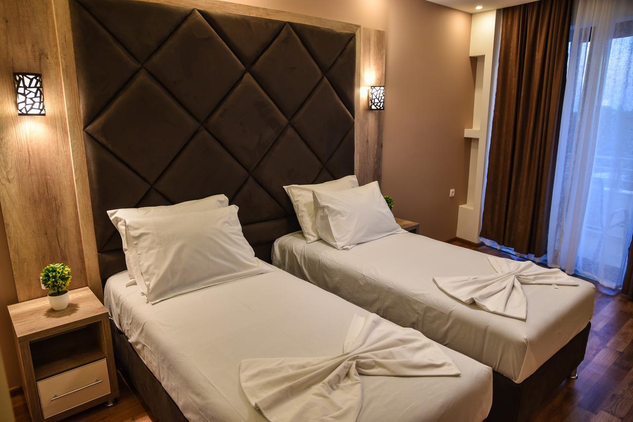 Hotel Evropa 울친 외부 사진