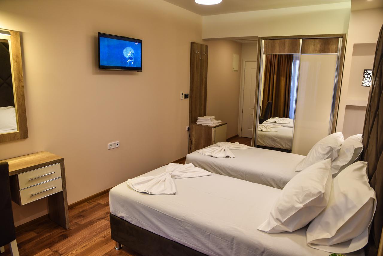 Hotel Evropa 울친 외부 사진